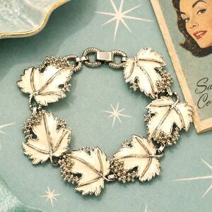 Vintage Sarah Coventry Whispering Leaves Bracelet 1959 Silver Tone White Leaf